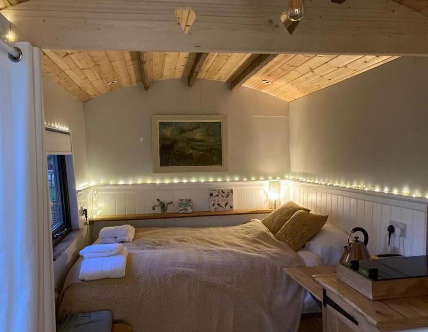 Вілла Aspen Leaves: The Perfect Farm Retreat Graffham Екстер'єр фото